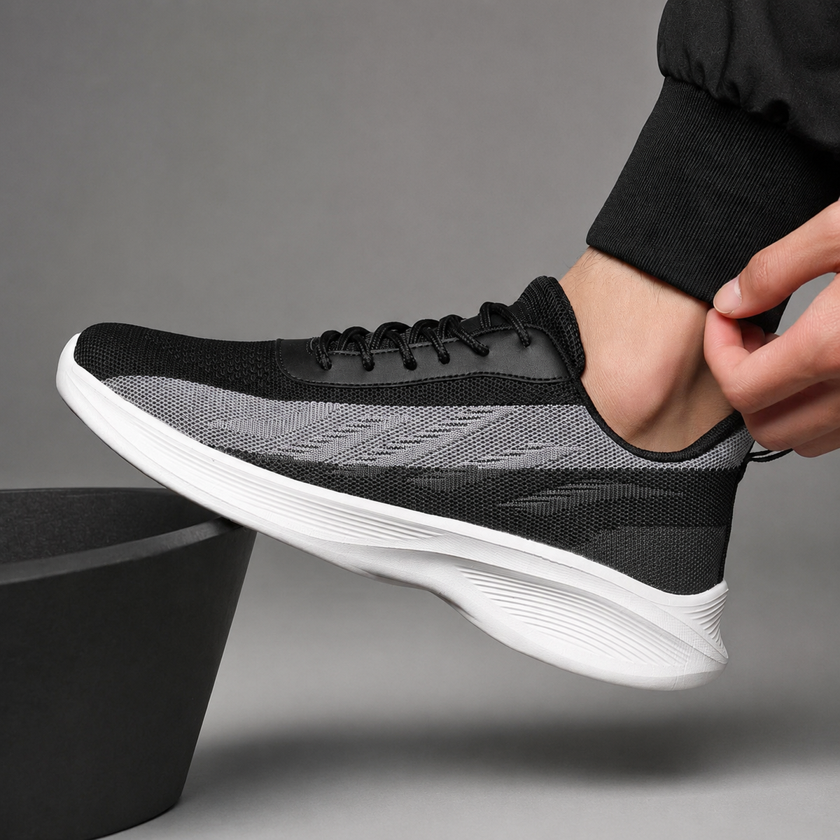 Ryan Breathable Mesh Lace-Up Sneakers