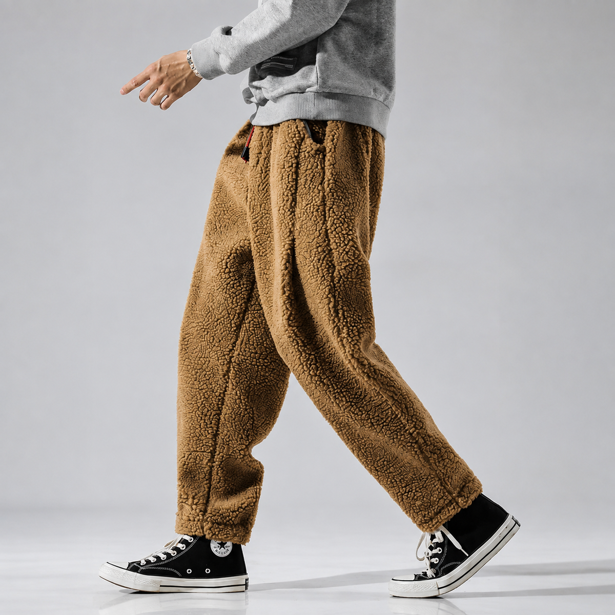 Nolan Men’s Textured Fleece Jogger Pants