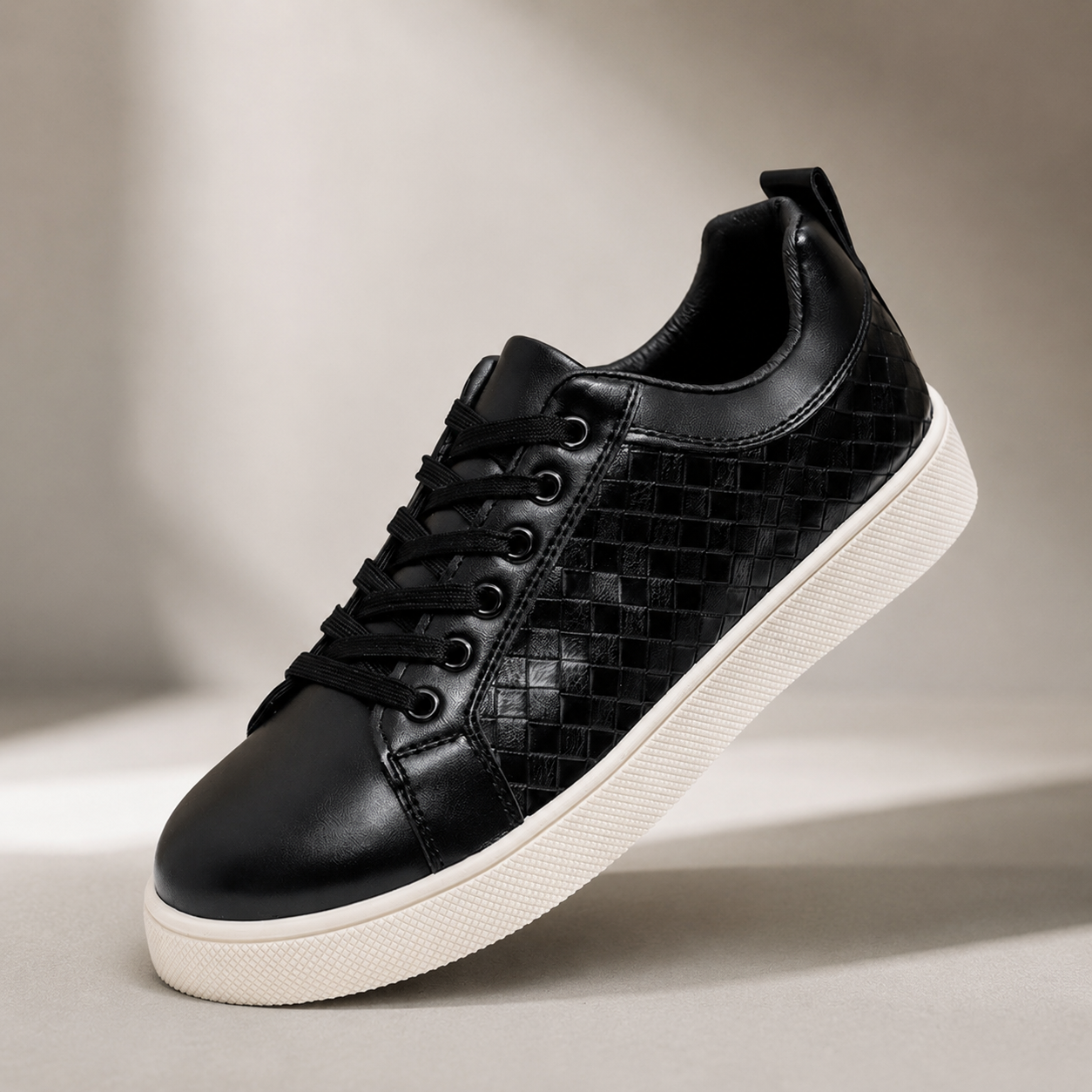 Carter Men’s Lace-Up Sneakers