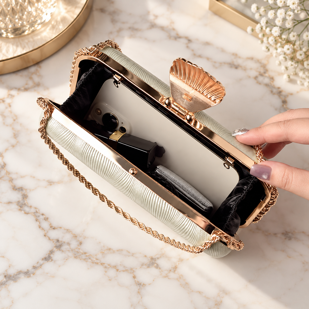Amélie Shell Clasp Evening Clutch with Gold Chain