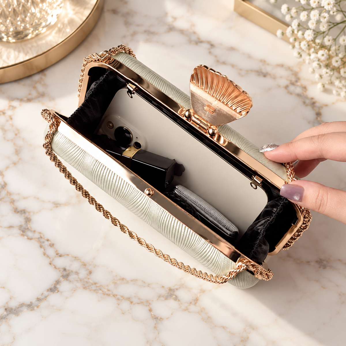 Amélie Shell Clasp Evening Clutch with Gold Chain