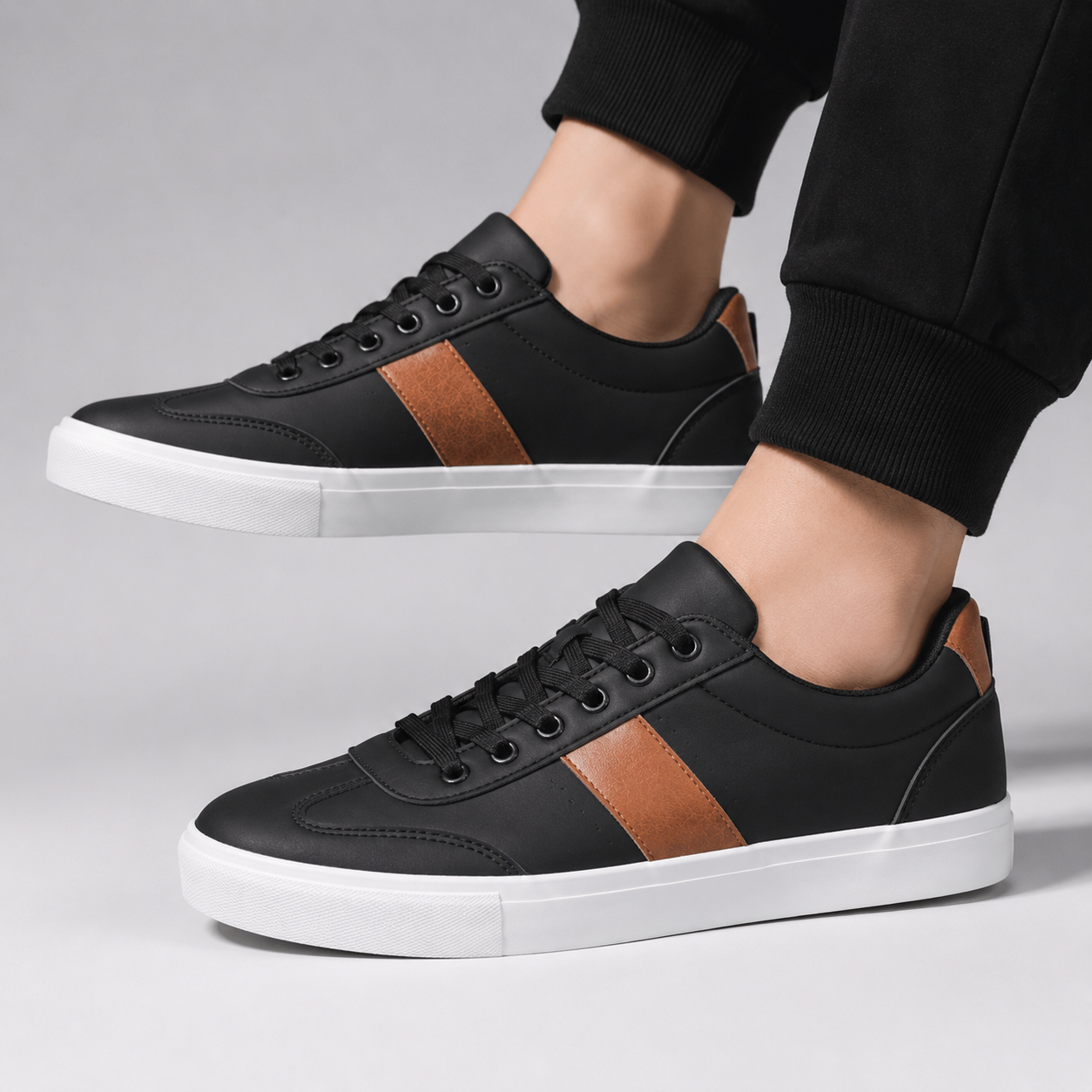 Robert's Low-Top Lace-Up Sneakers with Contrast Side Stripe