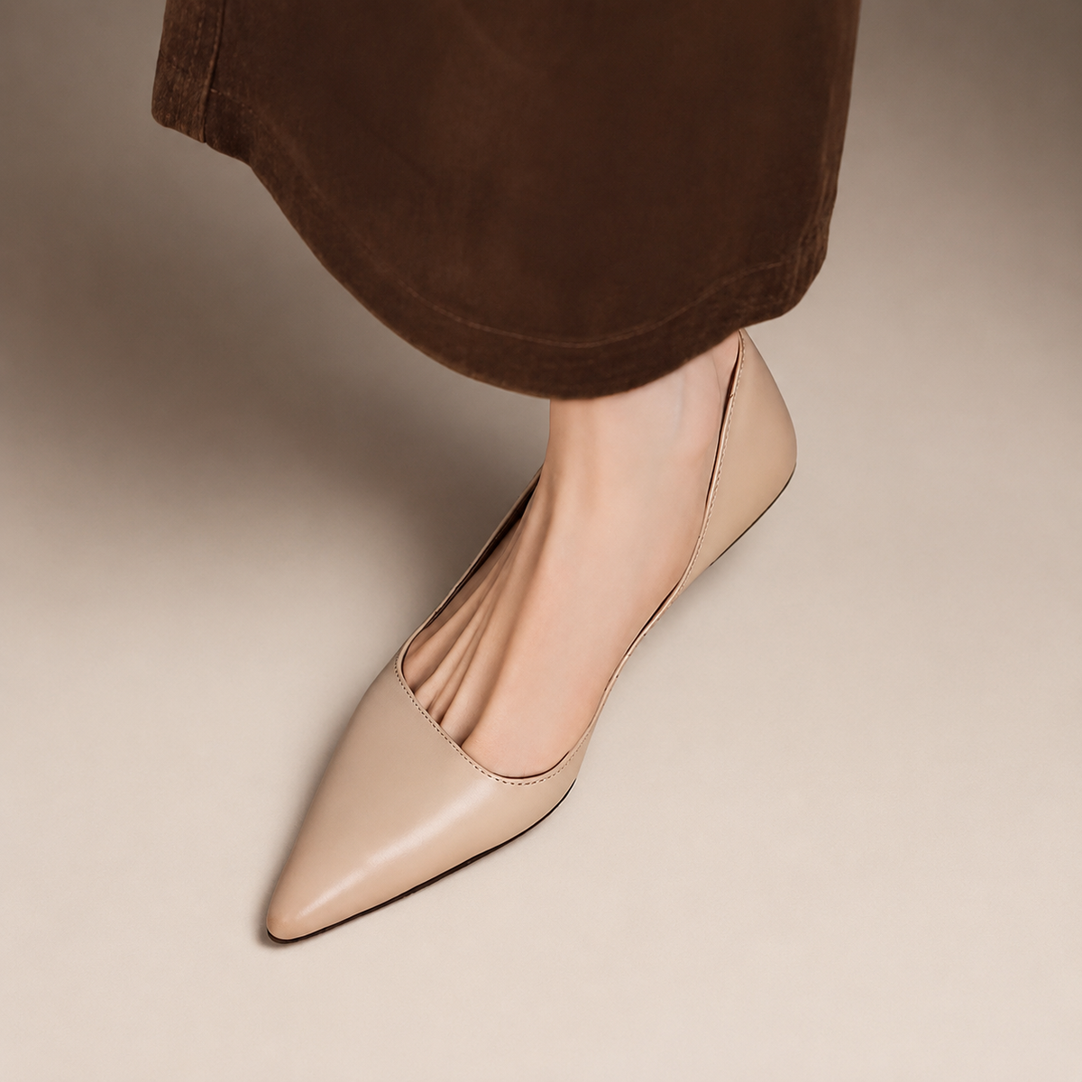 Monroe Women’s Pointed-Toe D’Orsay Kitten Heel
