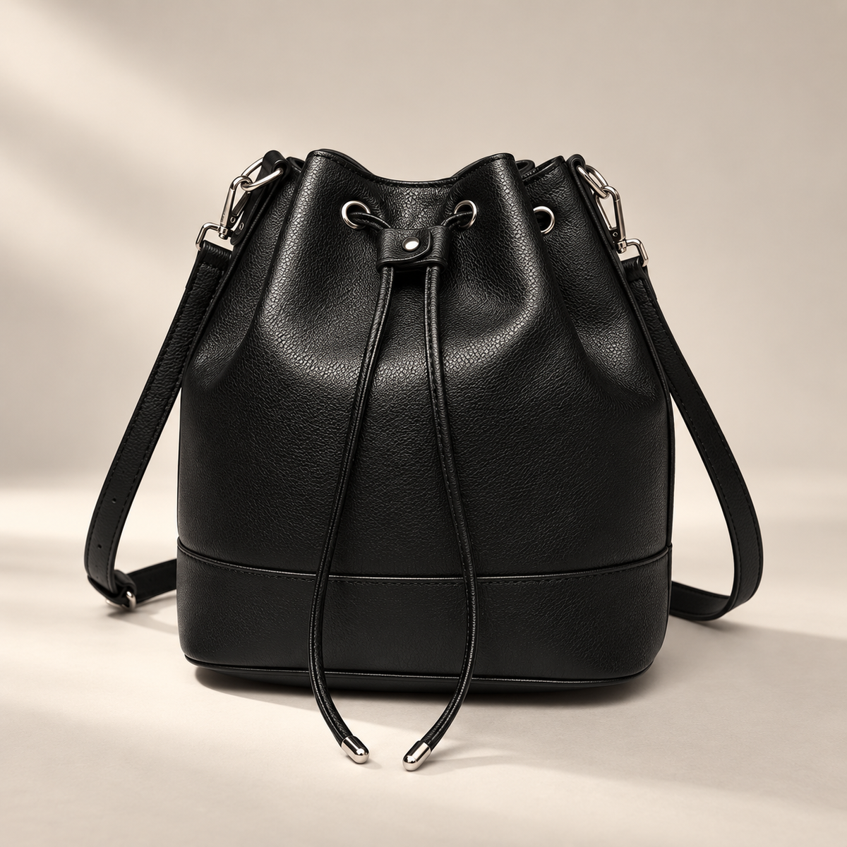 Francesca Women’s Drawstring Bucket Bag
