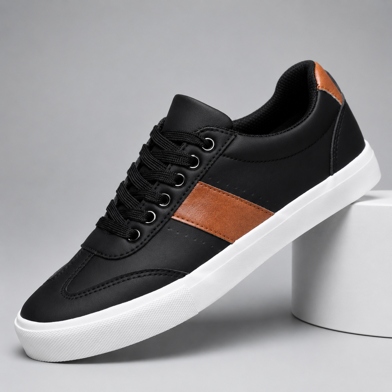 Robert's Low-Top Lace-Up Sneakers with Contrast Side Stripe