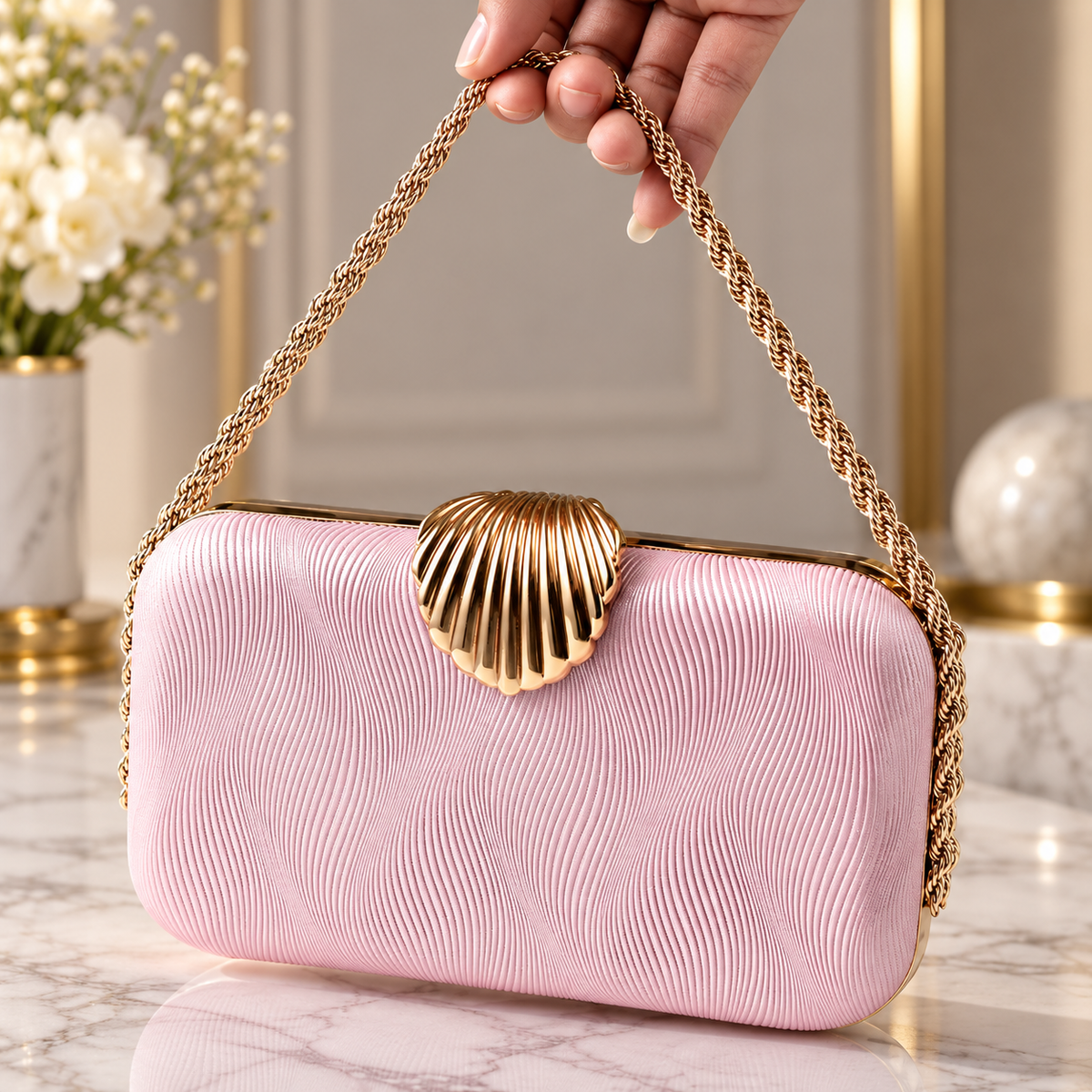 Amélie Shell Clasp Evening Clutch with Gold Chain
