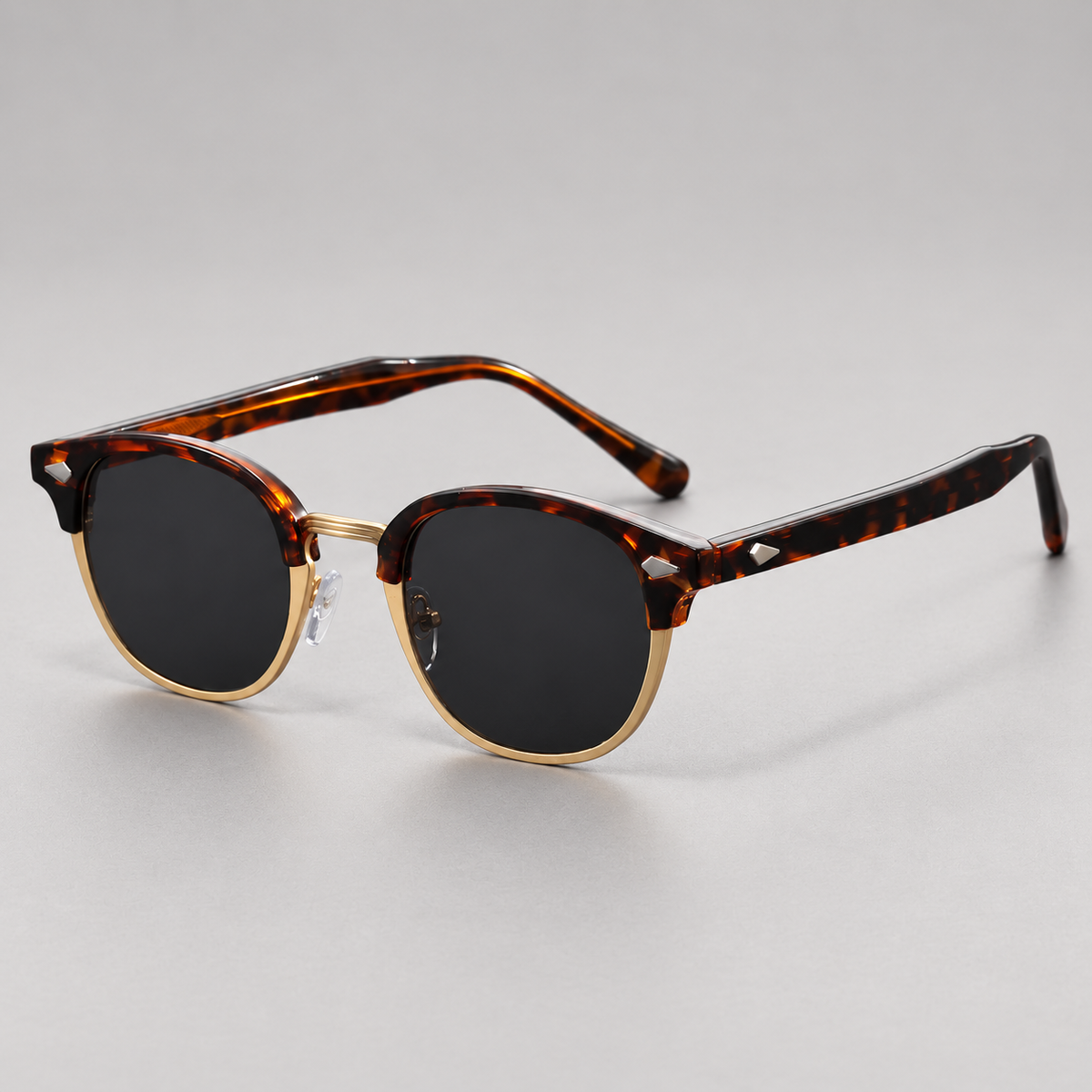Fletcher Round Sunglasses with Metal Rim and Rivet Details