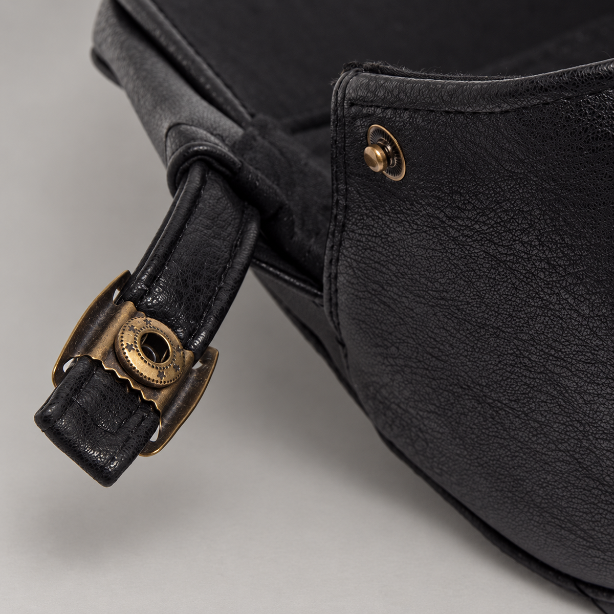 Lucien Men’s Leather-Look Flat Cap
