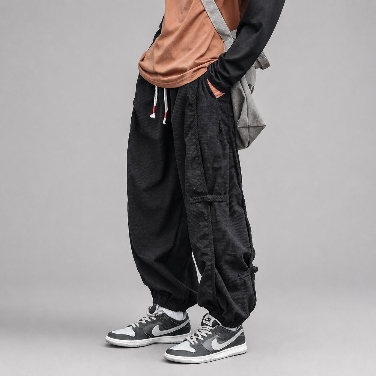 Matteo Men’s Textured Relaxed Jogger Pants