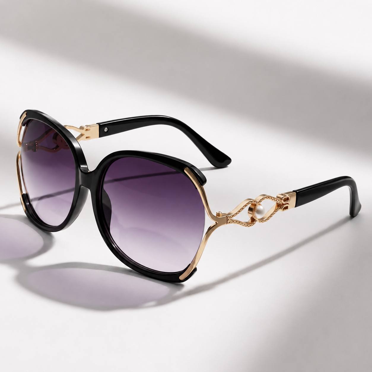 Peyton Women’s Round-Frame Sunglasses