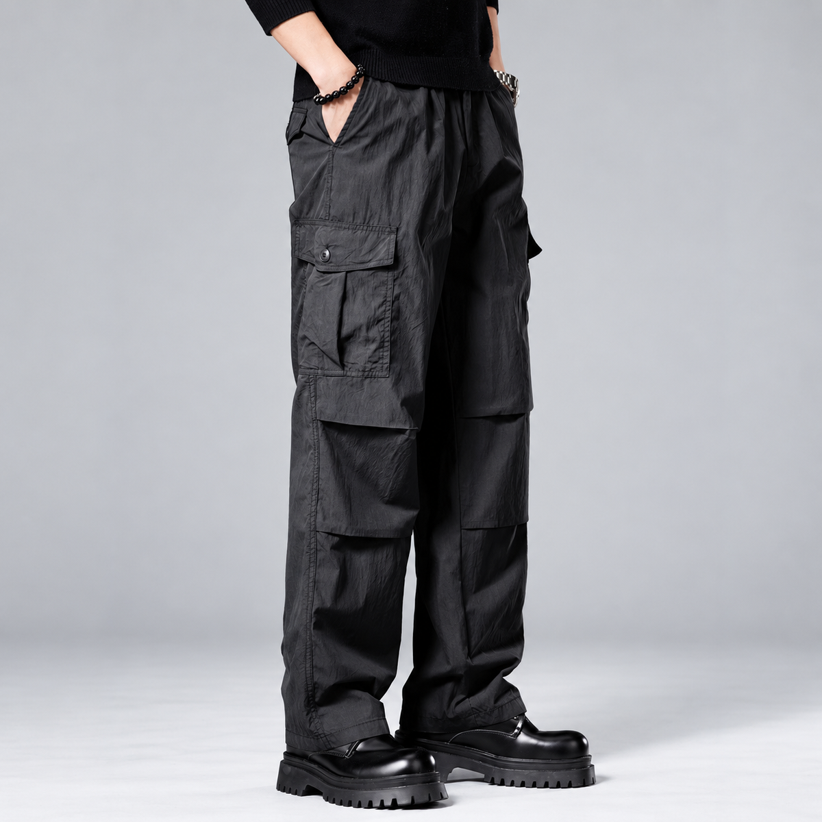 Weston Men's Relaxed Straight-Leg Cargo Pants with Layered Panels