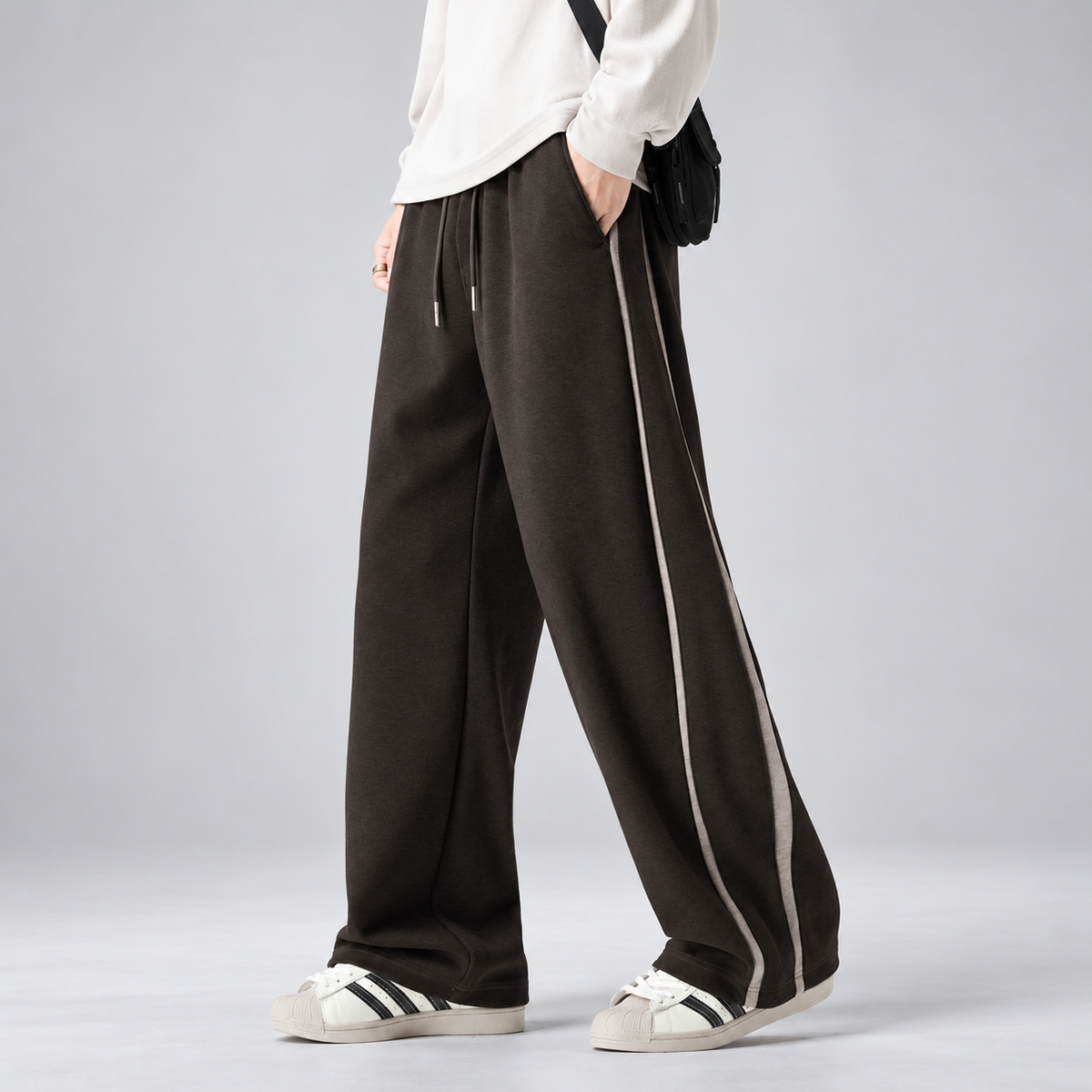 William Men’s Relaxed Contrast-Stripe Pants with Pockets