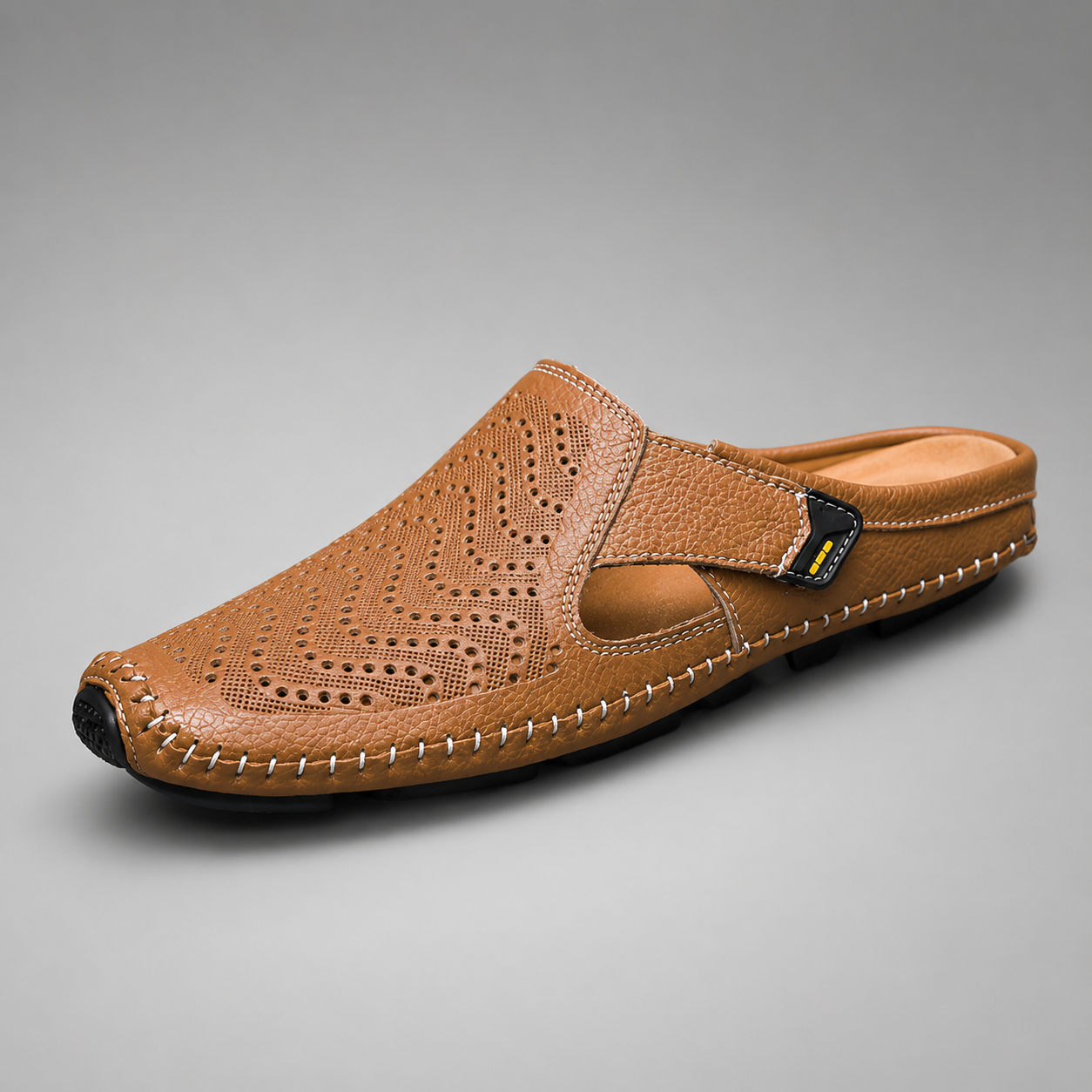 Oliver Men’s Leather Closed-Toe Sandals