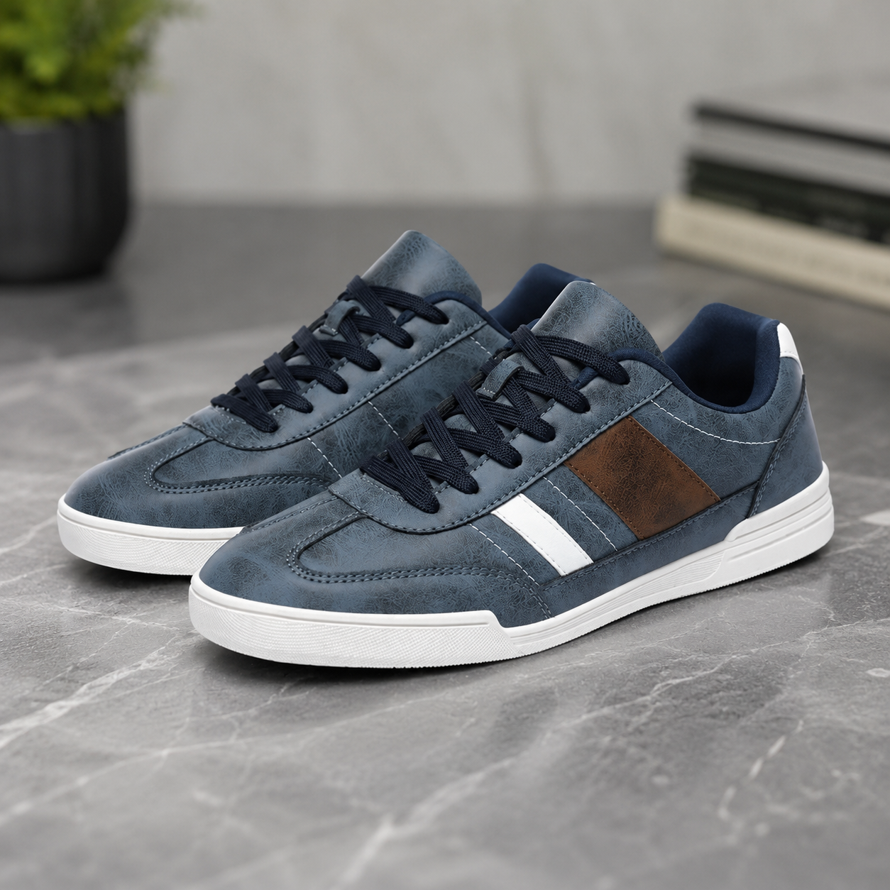 Collins Classic Sneaker