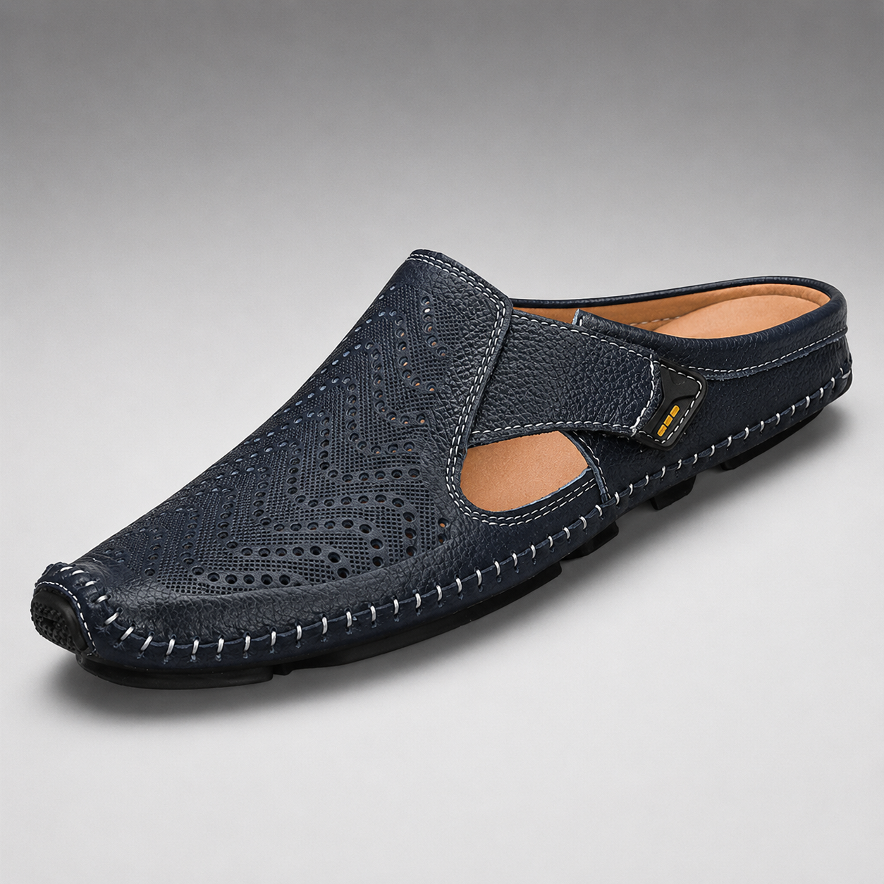Oliver Men’s Leather Closed-Toe Sandals