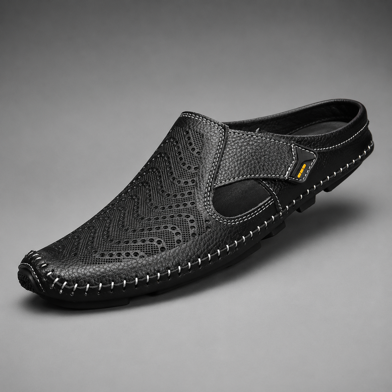 Oliver Men’s Leather Closed-Toe Sandals