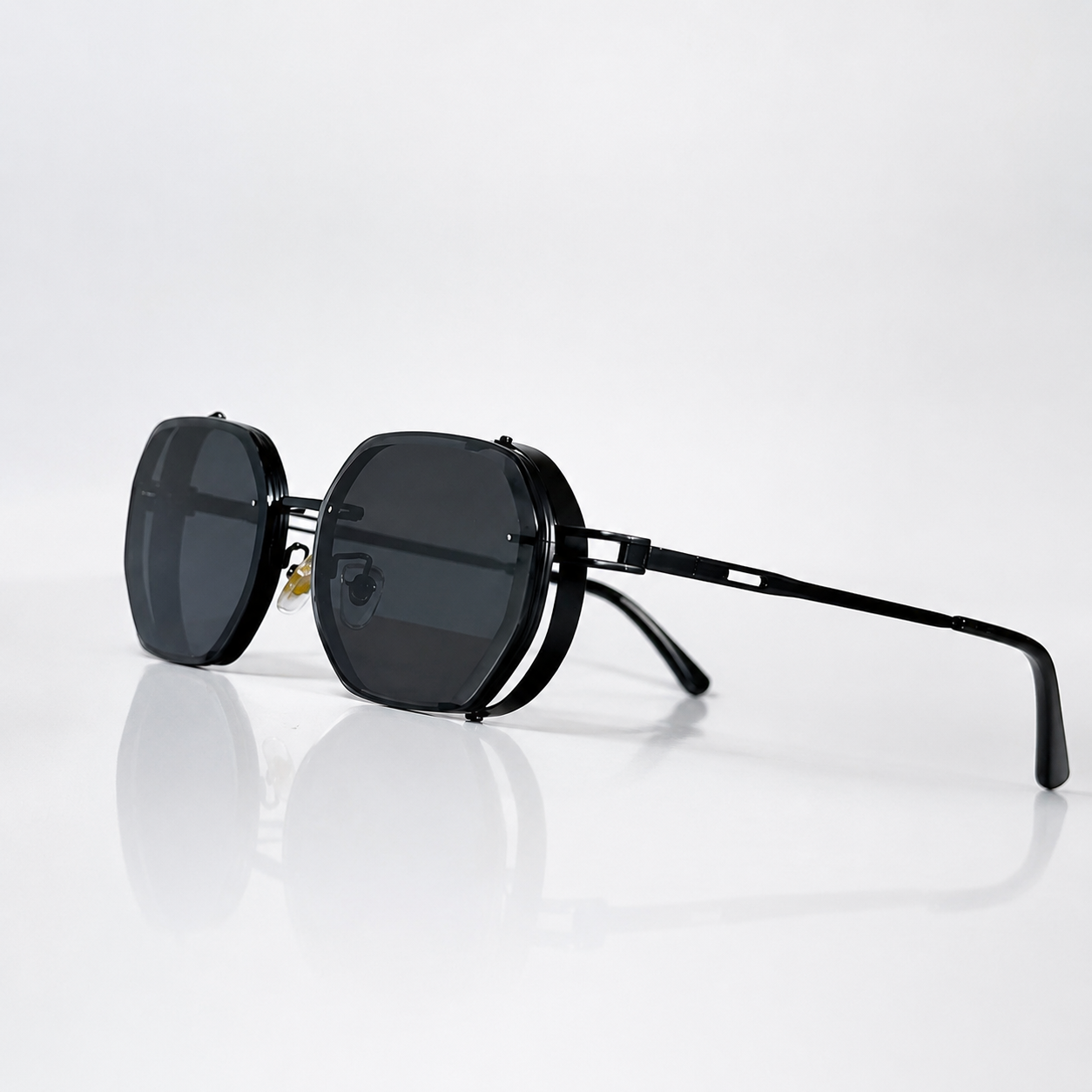 Daniel Men’s Aviator Sunglasses with Gradient Lenses